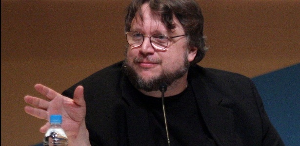 O diretor Guillermo Del Toro participa da Feira Internacional do Livro de Guadalajara, no México (27/11/10)
