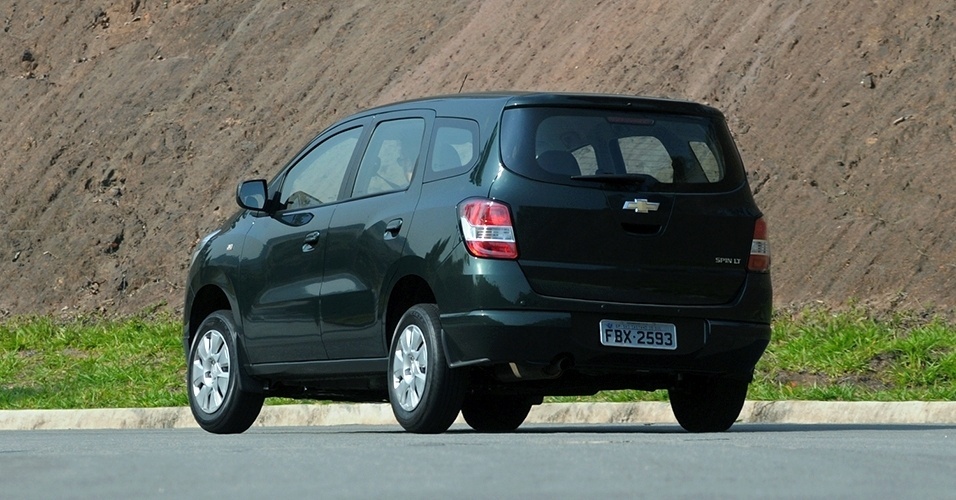 O formato de "caixote" da traseira é o mesmo nas duas configurações de acabamento: LT e LTZ - Murilo Góes/UOL