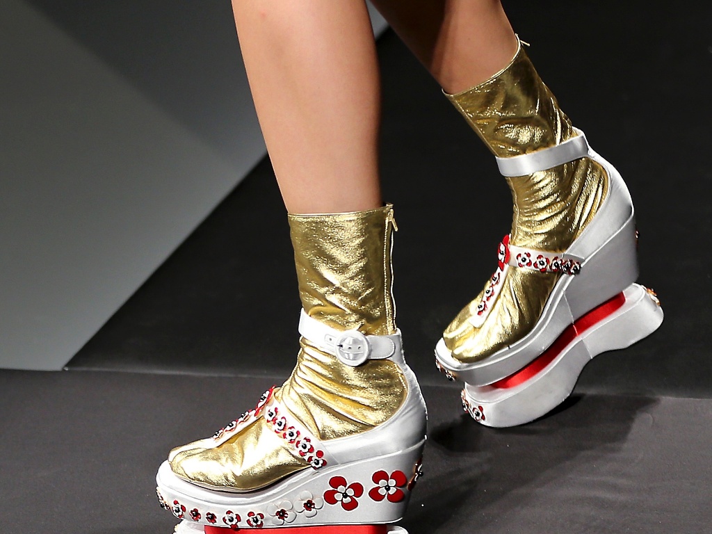 tenis com meia embutida