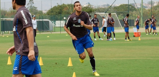Souza participa de treinos do Grêmio em Atibaia-SP e quer time fechado, domingo - Bruno Junqueira/Txt Assessoria