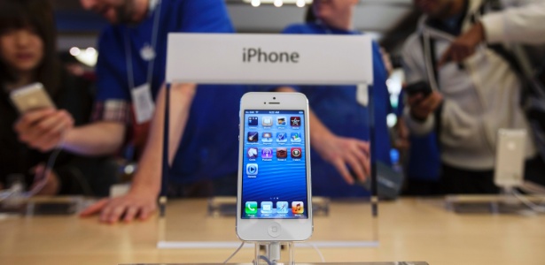 iPhone 5 é exposto na loja da Apple na Quinta Avenida, em Nova York, Estados Unidos - Lucas Jackson/Reuters