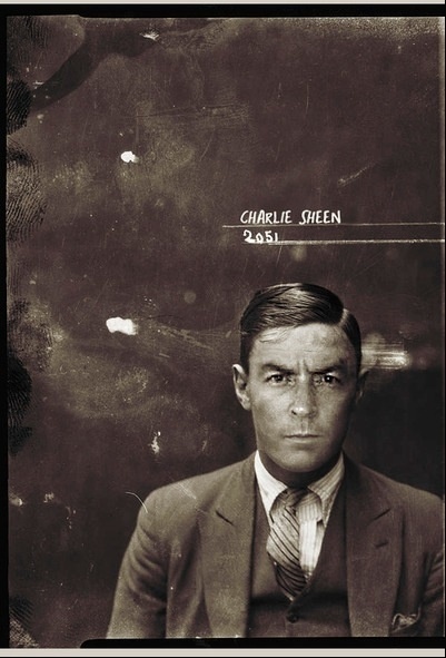 Charlie Sheen em imagem da série "Mug Shot Dopplegangers", do artista Michael Jason Enriquez (21/9/12) - Reprodução/mistermichaeljason.com