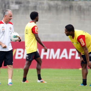 Técnico Dorival Junior falou muito com jogadores titulares durante todo o treinamento do Flamengo - Márcia Feitosa/VIPCOMM