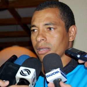 Gilberto Silva pode desfalcar o Grêmio contra o Cruzeiro no sábado por sentir desconforto muscular  - Divulgação/Grêmio