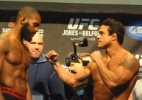 Jones ouve sonora vaia e não encara Vitor antes do UFC 152; "Do Bronx" não bate o peso