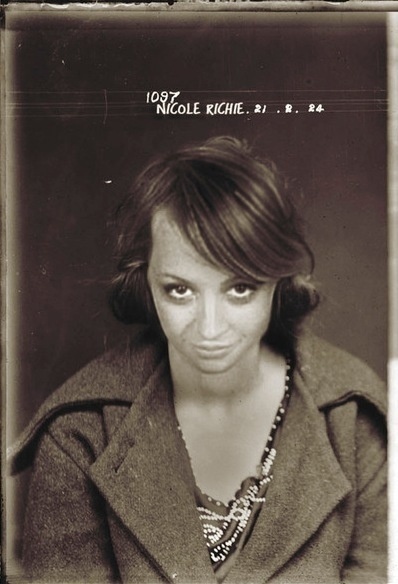 Nicole Richie em imagem da série "Mug Shot Dopplegangers", do artista Michael Jason Enriquez (21/9/12) - Reprodução/mistermichaeljason.com