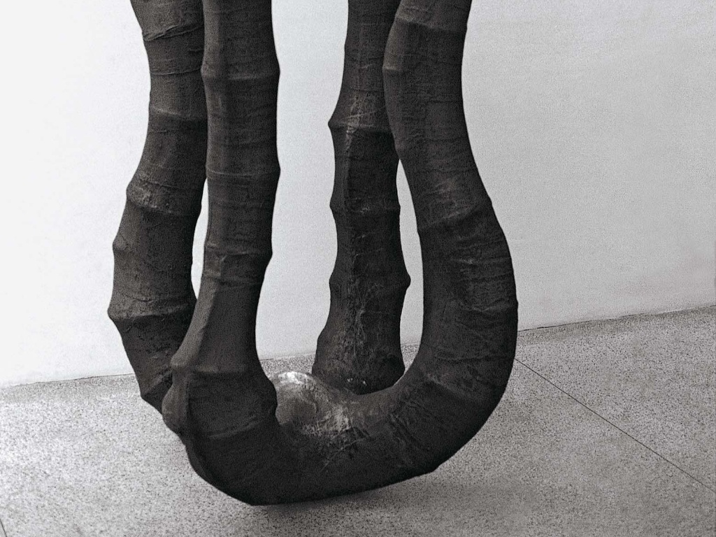 Obra da retrospectiva do MAM carioca dedicada a Angelo Venosa, que mostra esculturas dos 30 anos de carreira do artista paulistano radicado no Rio de Janeiro - Divulgação