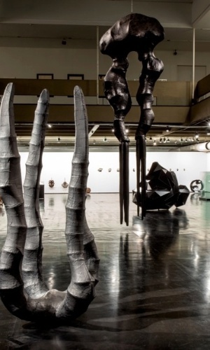 Obra da retrospectiva do MAM carioca dedicada a Angelo Venosa, que mostra esculturas dos 30 anos de carreira do artista paulistano radicado no Rio de Janeiro - Divulgação
