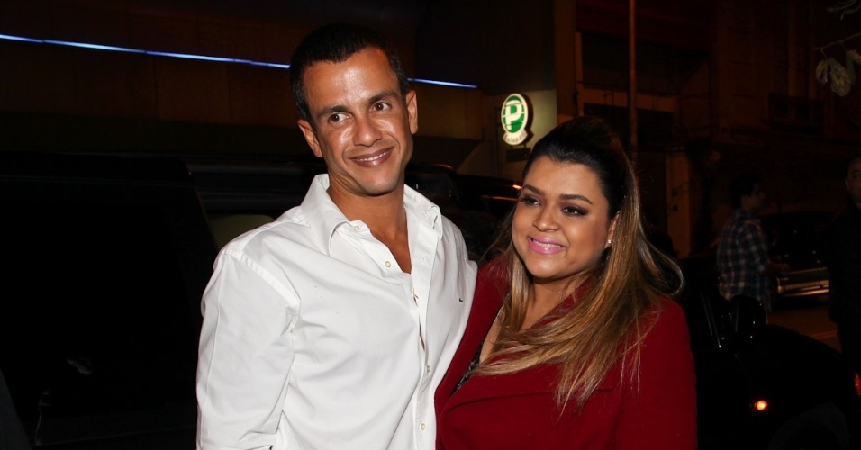 A cantora Preta Gil e o marido Carlos Henrique Lima chegam para a festa de 36 anos de Ronaldo em casa noturna de São Paulo (22/9/12)