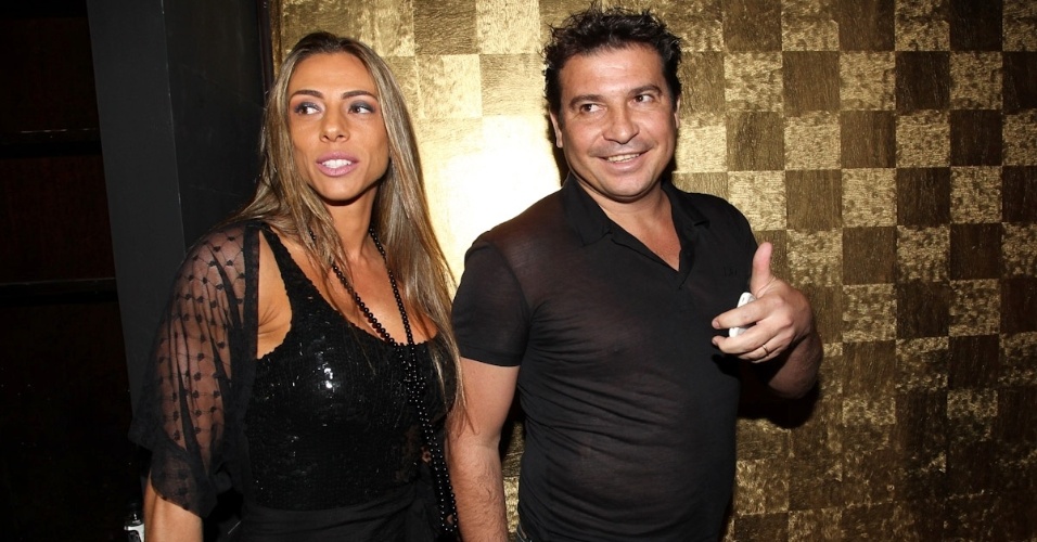 Ex-jogador Luizão chega para a festa de aniversário de 36 anos de Ronaldo, em casa noturna de São Paulo (22/9/12)