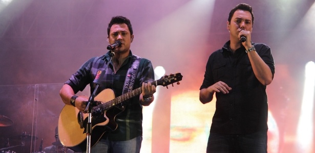 João Bosco e Vinícius durante apresentação no Cowboy Forever 2012, em Vitória