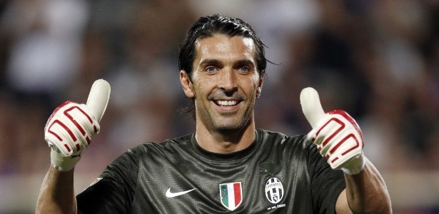 Buffon renovou contrato com a Juventus até 2015 - REUTERS/Giampiero Sposito