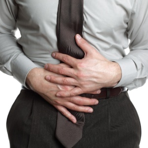 Alergias alimentares podem causar sintomas que vão desde dores abdominais, gases e diarreia até sintomas mais graves, como edema de glote - Thinkstock