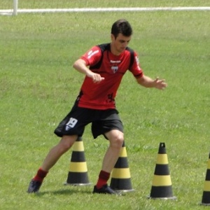 Meia Danilinho durante treino físico realizado nesta terça-feira na reapresentação do Atlético-GO - Divulgação Atlético-GO