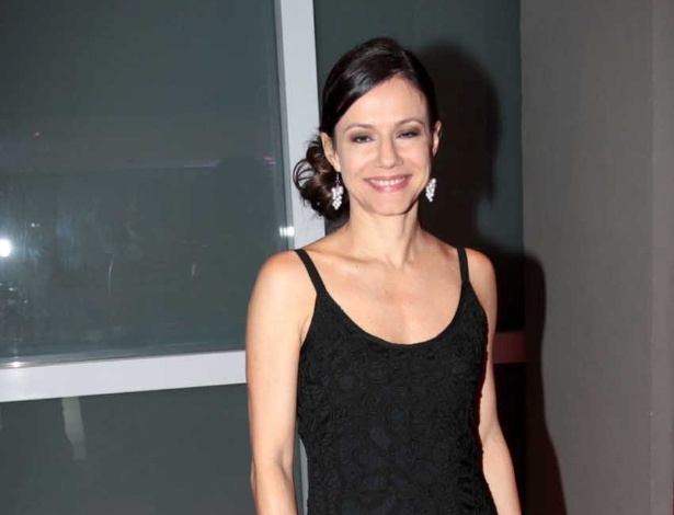 A apresentadora Lorena Calabria  na entrega do Prêmio Comunique-se no HSBC Brasil, em São Paulo (25/9/12) - Orlando Oliveira/AgNews