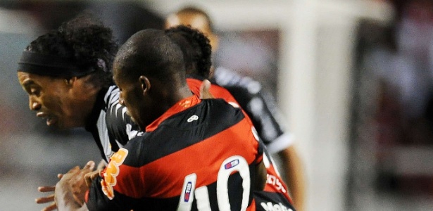 Reencontro com Ronaldinho, destaque do Atlético-MG, foi lembrado pelo goleiro Felipe - Vanderlei Almeida/AFP
