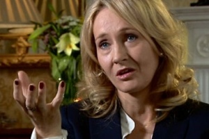 Autora diz que alguns dos títulos foram escritos às pressas - BBC