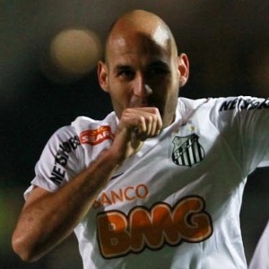 Zagueiro Bruno Rodrigo já marcou quatro gols com a camisa do Santos na temporada 2012 - Leandro Moraes/UOL