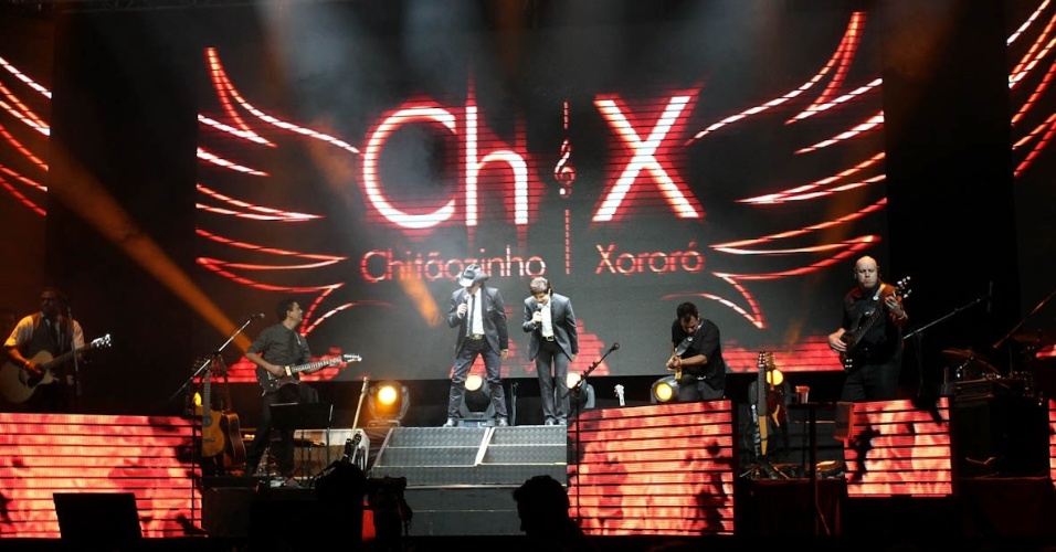 Chitãozinho & Xororó se apresentam em São Paulo para arrecadar fundos para os Centros de Transformação que visam atender 10 mil crianças e jovens do sertão nordestino (25/9/12) - Cláudio Augusto/Foto Rio News