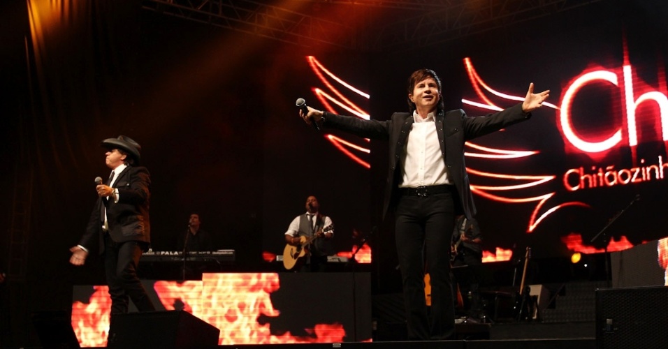 Chitãozinho & Xororó se apresentam em São Paulo para arrecadar fundos para os Centros de Transformação que visam atender 10 mil crianças e jovens do sertão nordestino (25/9/12) - Cláudio Augusto/Foto Rio News