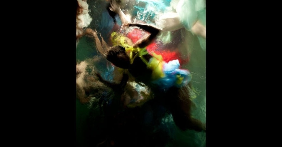 Christy conta que prefere usar pessoas criativas como modelos para suas fotos e explica que ensaia muito com elas os movimentos antes de iniciar a sessão de fotos - Christy Lee Rogers