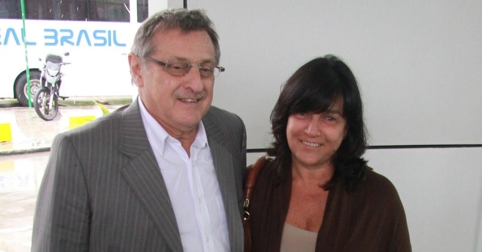 Marcelo Huck, pai de Luciano Huck, e a mulher, Sheila Grinberg, visitaram Angélica na maternidade, no Rio (26/9/12)