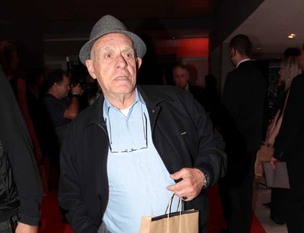 O locutor Silvio Luiz na entrega do Prêmio Comunique-se no HSBC Brasil, em São Paulo (25/9/12) - Orlando Oliveira/AgNews