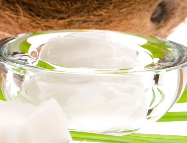 Procurado por quem quer emagrecer, o óleo de coco fornece 120 calorias a cada colher de sopa - Thinkstock