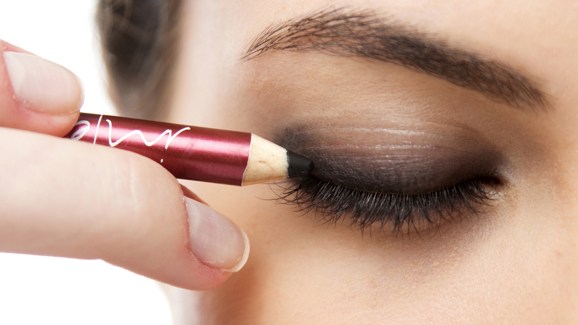 Passo a passo ensina a compor look gótico  - Ana Lima/UOL