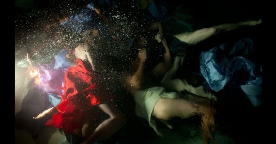 Por focar em elementos como luz, sombra e movimento, seu trabalho já foi comparado com pinturas de mestres do barroco como Caravaggio - Christy Lee Rogers