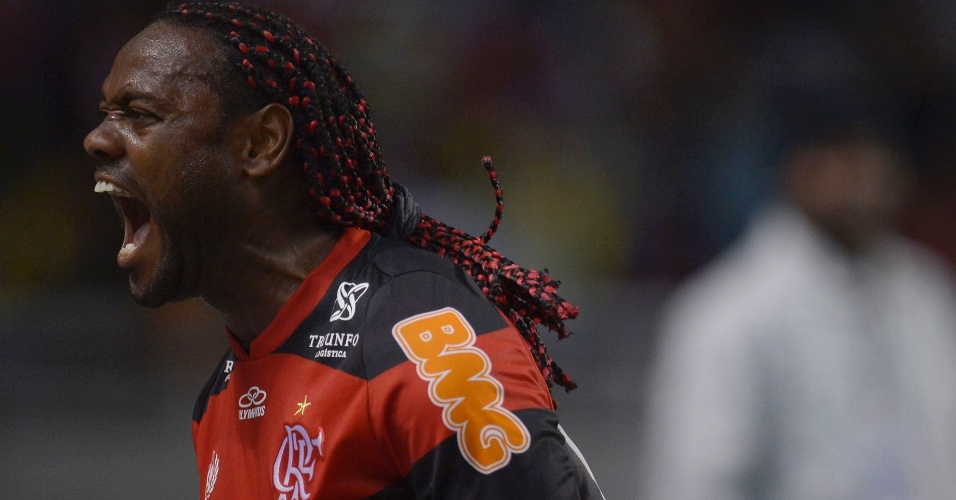 Vagner Love comemora protagonismo no Fla e afirma ter tirado 'carga' de R10  - Futebol - UOL Esporte