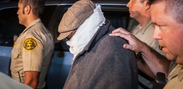 Nakoula Basseley Nakoula é levado sob custódia nos Estados Unidos - Bret Hartman/Reuters