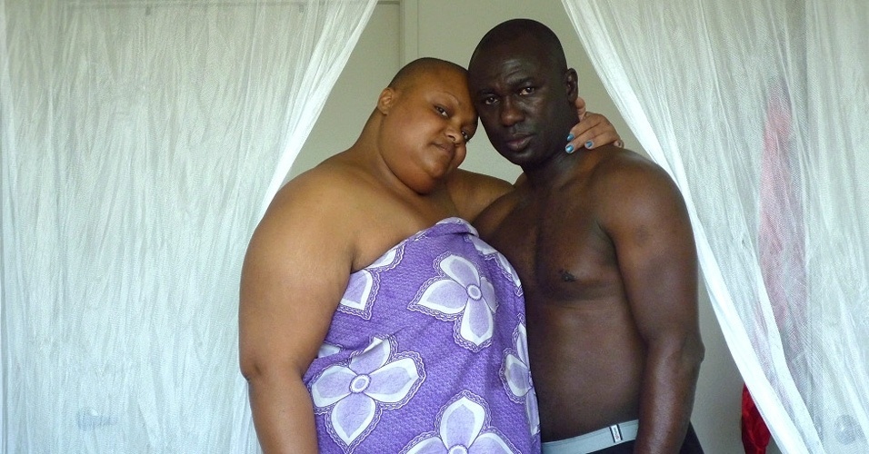 De Los Angeles, LaVera conta que evitou inicialmente contar ao marido que era portadora de HIV, já que ele é de Gana, onde os soropotivos podem ser expulsos da comunidade. Hoje, ele aceita sua condição. "Usamos camisinha todos os dias"