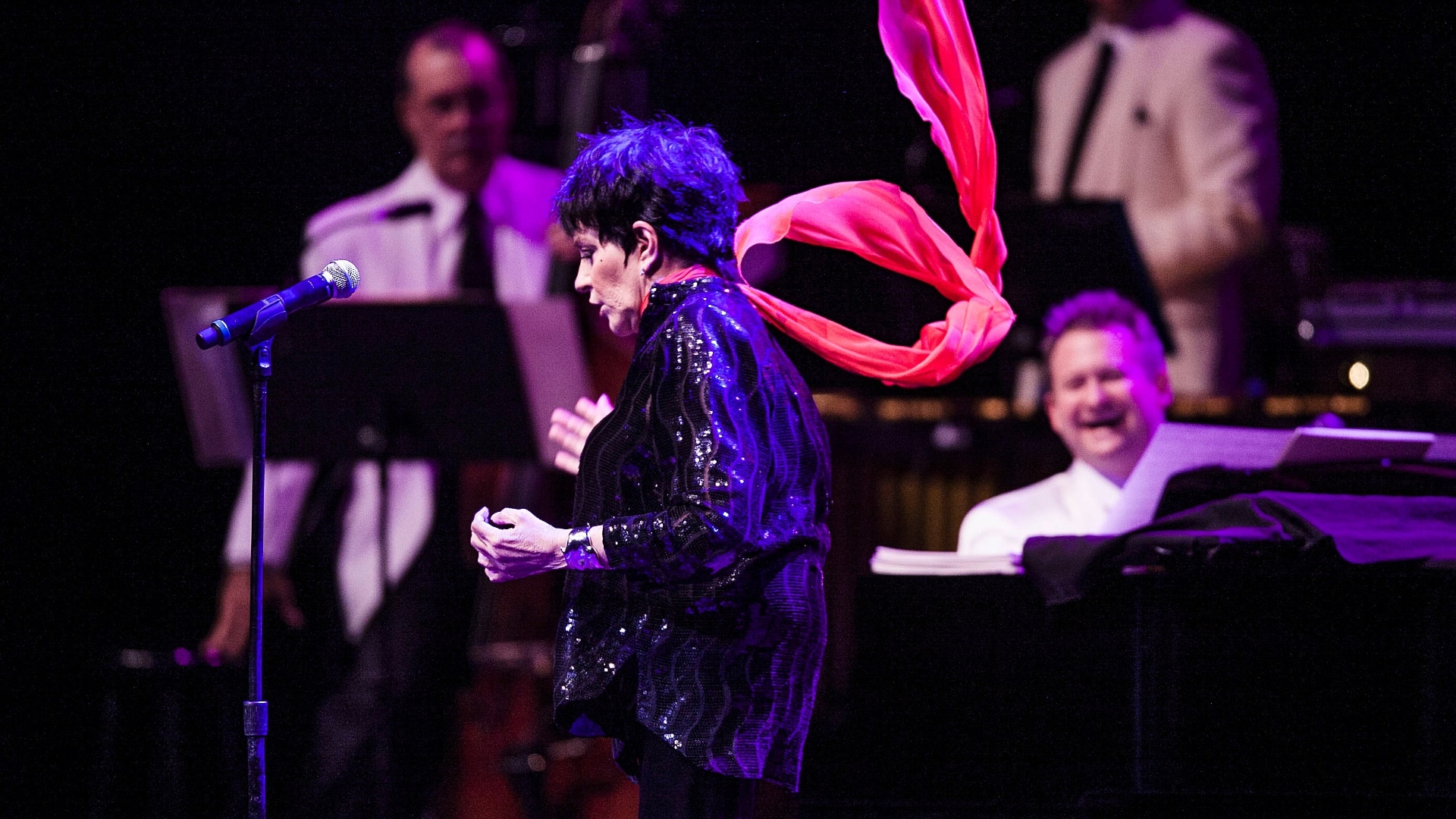 A lenda dos musicais canta clássicos norte-americanos, como "New York, New York" e "Cabaret", parte do repertório do seu mais recente CD, "Confessions" (27/9/12) - Leonardo Soares/UOL