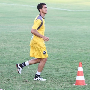 Magno Alves treinou como titular nesta quarta-feira e pode jogar diante do Vitória, no sábado - site oficial do Ceará