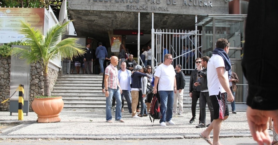 Os integrantes da banda The Wanted visitaram o Pão de Açúcar, ponto turístico localizado na zona sul do Rio (27/9/12). O grupo irá se apresentar no "Z Festival" que acontece neste final de semana na cidade