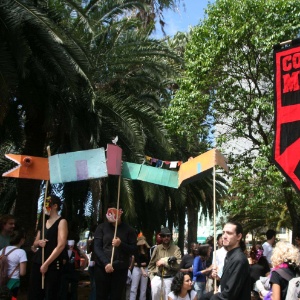 Desfile do Cordão da Mentira percorreu as principais ruas do centro de São Paulo três dias antes do aniversário de 20 anos do massacre - Terra Britto/Futura Press