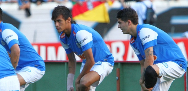 Neymar foi expulso na partida contra o Grêmio e não conseguiu ajudar o Santos - Lucas Uebel/Preview.com