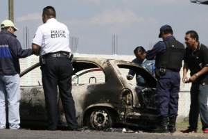 Sete corpos carbonizados, quatro deles decapitados, foram encontrados no interior de um veículo em Michoacán