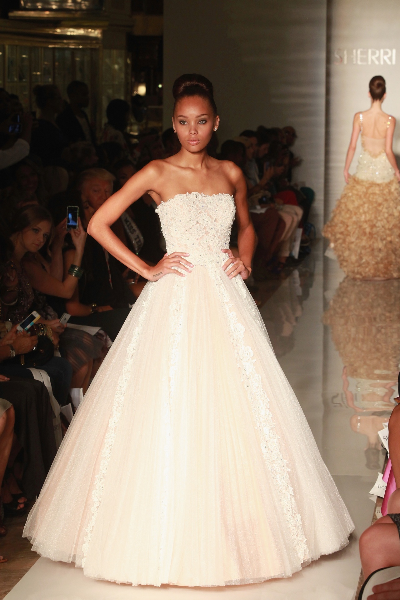 Desfile da estilista Sherri Hill na semana de moda de Nova York Primavera/Verão 2013 (07/09/2012) - Getty Images