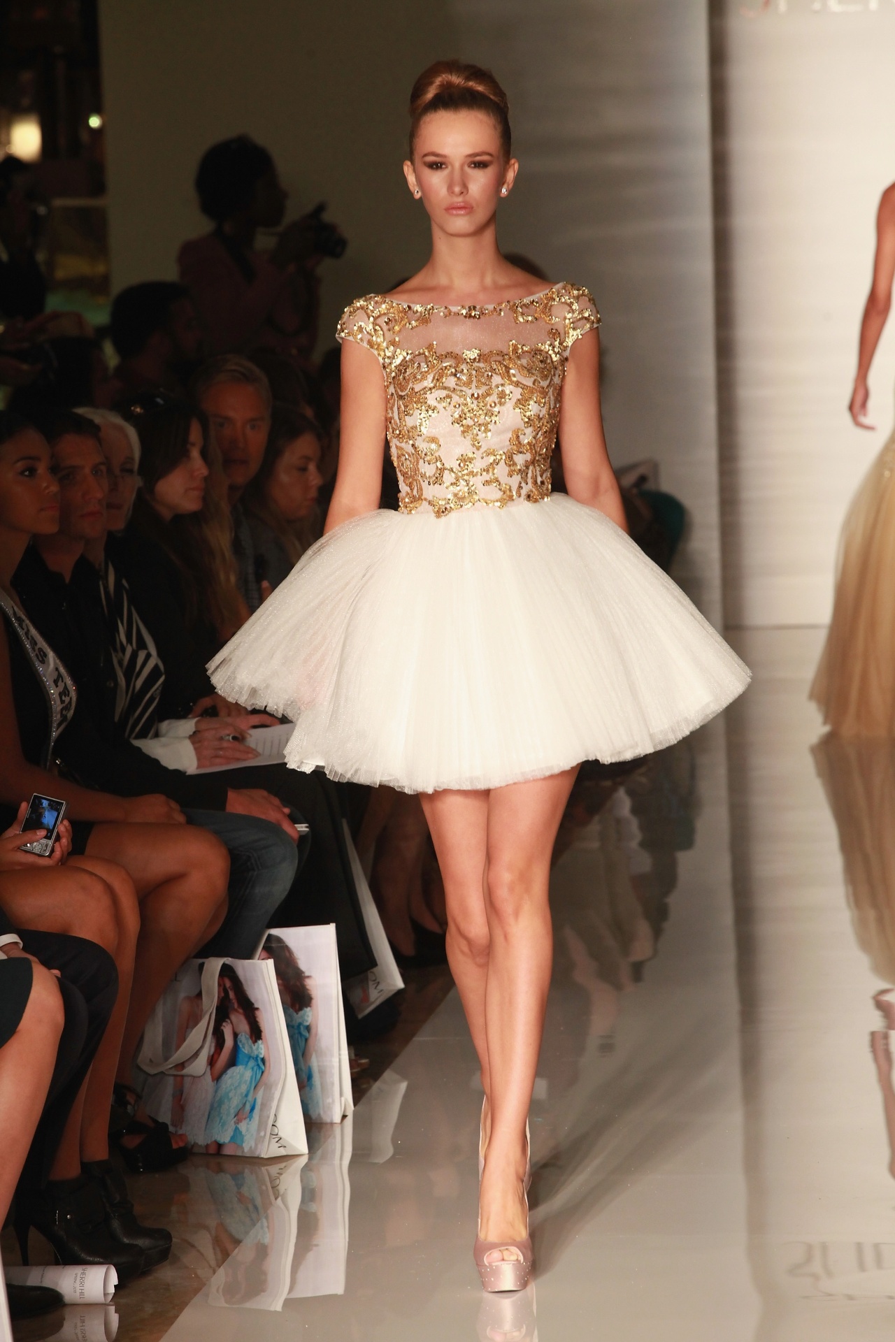 Desfile da estilista Sherri Hill na semana de moda de Nova York Primavera/Verão 2013 (07/09/2012) - Getty Images