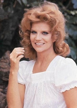 Pigmaleão 70 – 1970 - O corte de cabelo de Cristina Guimarães, personagem vivida pela atriz Tônia Carrero, fez tanto sucesso que as mulheres passaram a copiá-lo. Todo feito em camadas e com leves repicados, o estilo ficou conhecido como “corte Pigmalião” e virou mania entre as descoladas da época. - Divulgação/Vírgula