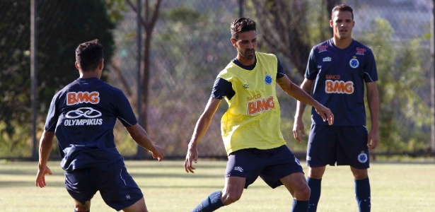 Elogiado por Roth, Leandro Guerreiro deve permanecer como zagueiro no Cruzeiro - Washington Alves/Vipcomm