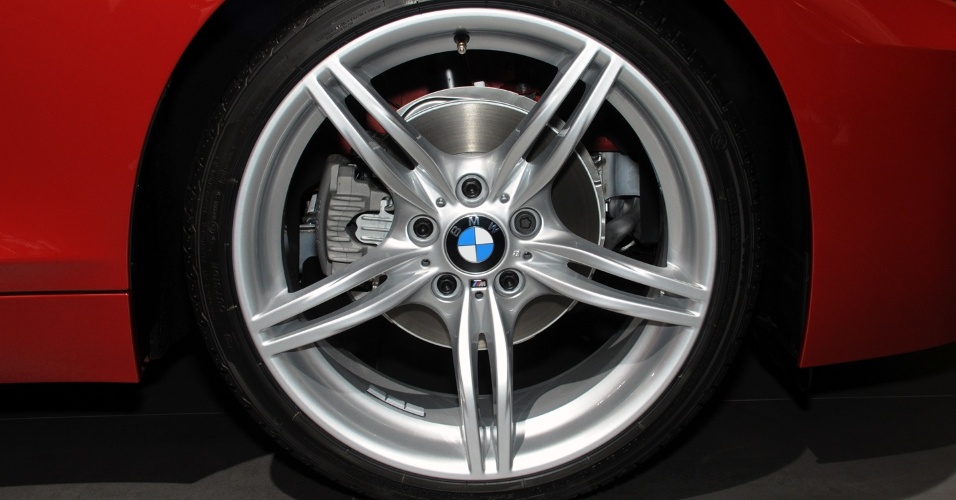 BMW Z4 sDrive 20i - 225/35 R19 - Murilo Góes/UOL