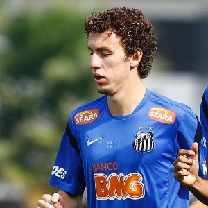 Galhardo (à esquerda) chegou ao Santos em abril deste ano e atuou em apenas dois jogos - Divulgação/Santos FC