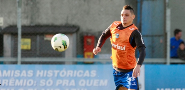 Pará participa de treinamento do Grêmio no estádio Olímpico e recebe carinho no grupo - Wesley Santos/Pressdigital