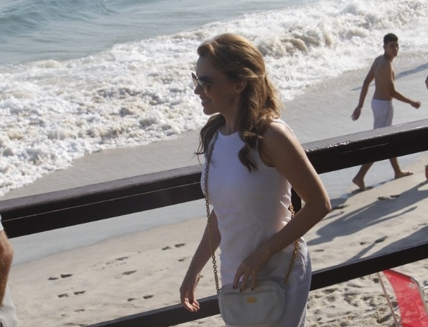 A cantora Kylie Minoque esteve na praia de Ipanema, zona sul do Rio (3/10/12). Kylie veio ao Rio para divulgação de dois filmes que fazem parte da programação do Festival do Rio