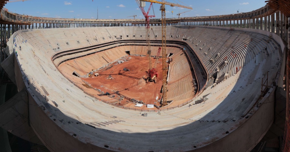 Estádio Nacional Mané Garrincha, em Brasília, está entre os mais adiantados, mas tem licitações a concluir