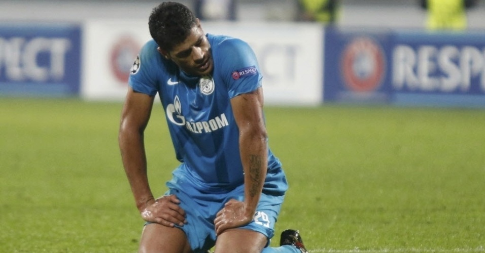 Hulk lamenta lance perdido na derrota do Zenit por 3 a 2 contra o Milan, pela Liga dos Campeões