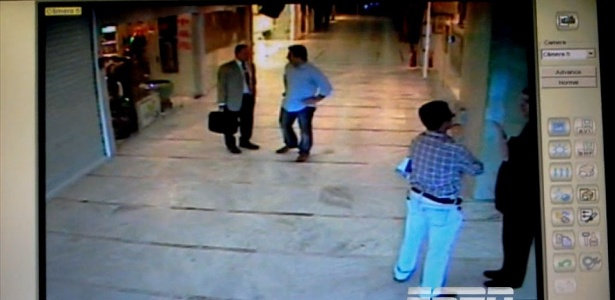 Reprodução da imagens que mostra funcionários do COB tentando invadir sede da CBDG